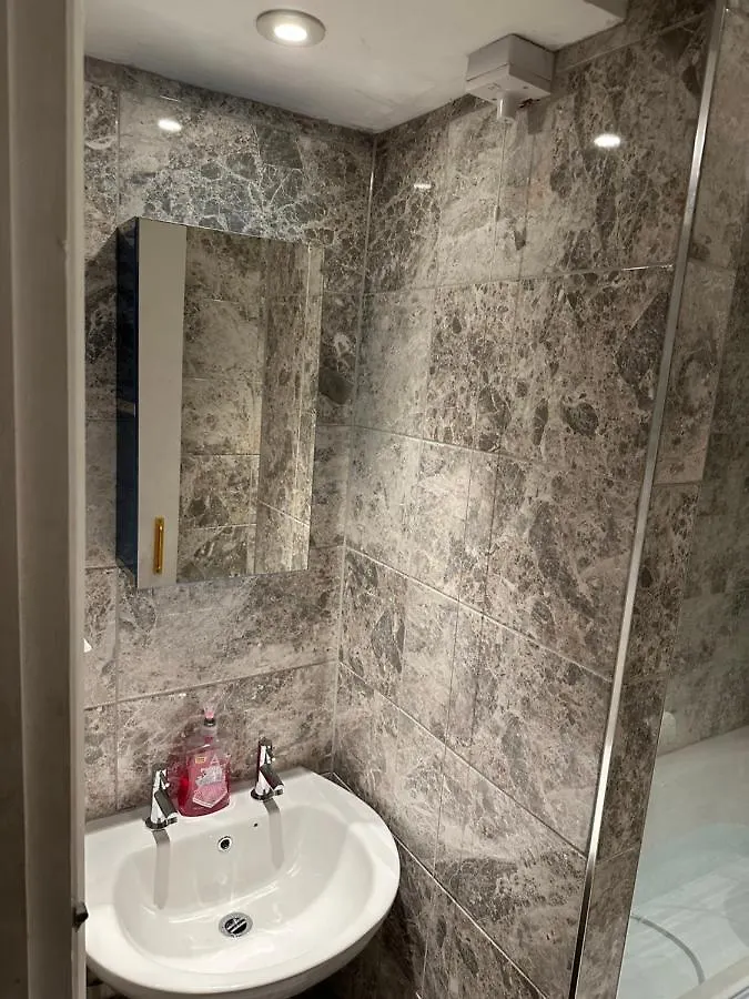 Central Brighton - 1 Bedroom Apartment, Sleeps 4 Apartment