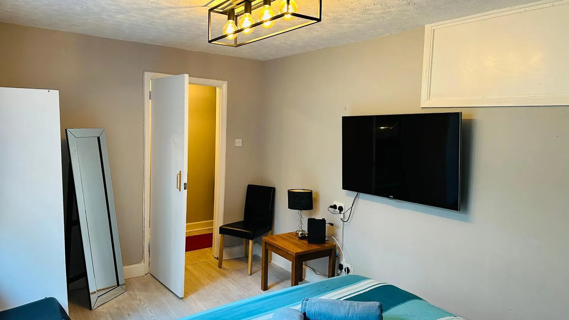 Central Brighton - 1 Bedroom Apartment, Sleeps 4 United Kingdom